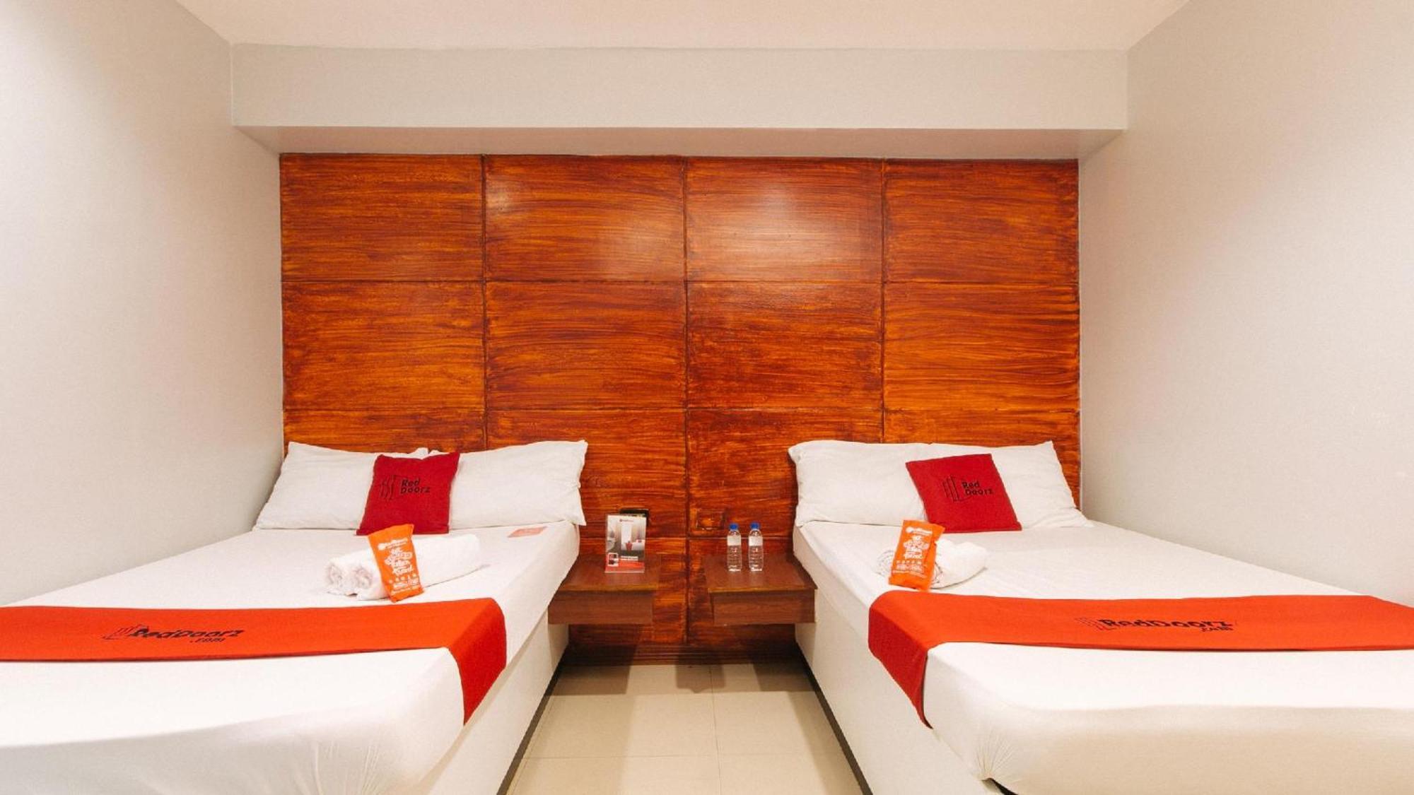 Reddoorz At Homa Resort Hotel Santiago  Exteriör bild